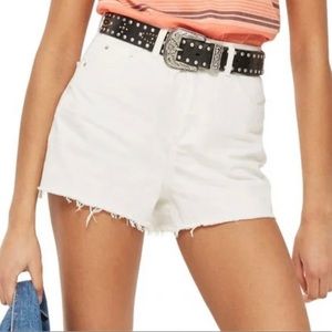 Topshop cutoff denim mom short in white